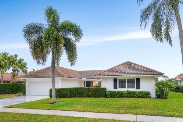 Pine Tree Village, 10370 Greentrail Dr, Boynton Beach, Florida 33436, image 1