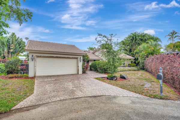 Jacaranda Villas, 1040 SW 93rd Ave, Plantation, Florida 33324, image 1