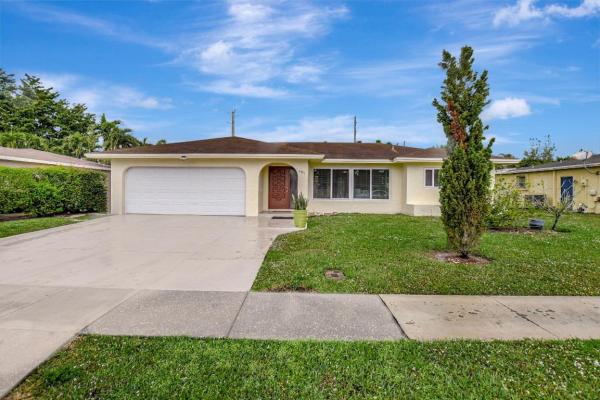 Palmetto Pines, 4911 Ataman St, Boca Raton, Florida 33428, image 1