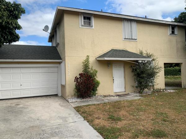 The Courts At Boynton Place, 10152 Boynton Place Cir, Boynton Beach, Florida 33437, image 1