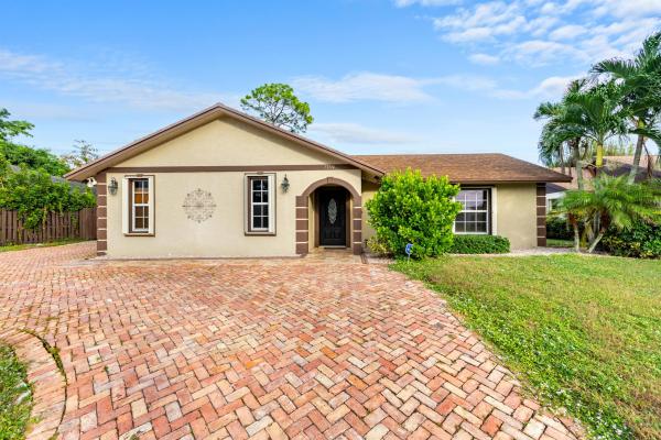 Sugar Pond Manor, 13714 Exotica Ln, Wellington, Florida 33414, image 1