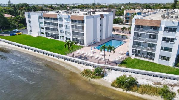 1502 S Lakeside Dr #118, Lake Worth Beach, Florida 33460, image 1