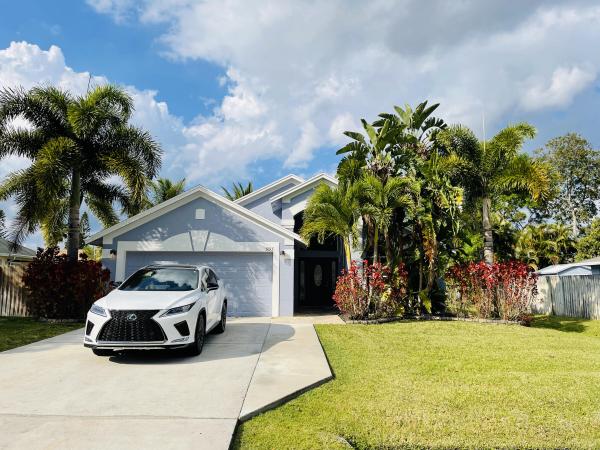 933 SE Atlantus Ave, Port St. Lucie, Florida 34983, image 1