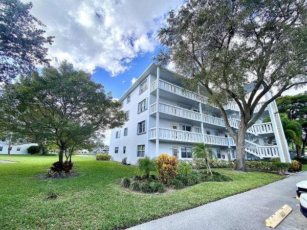Cambridge, 4060 Cambridge C, Deerfield Beach, Florida 33442, image 1