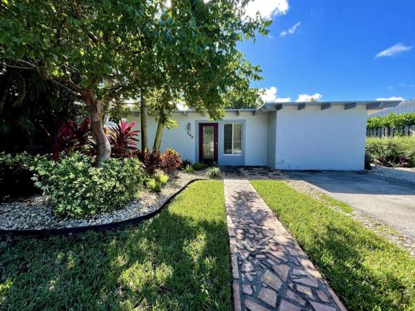 Dell Park, 246 NE 10th St, Delray Beach, Florida 33444, image 1