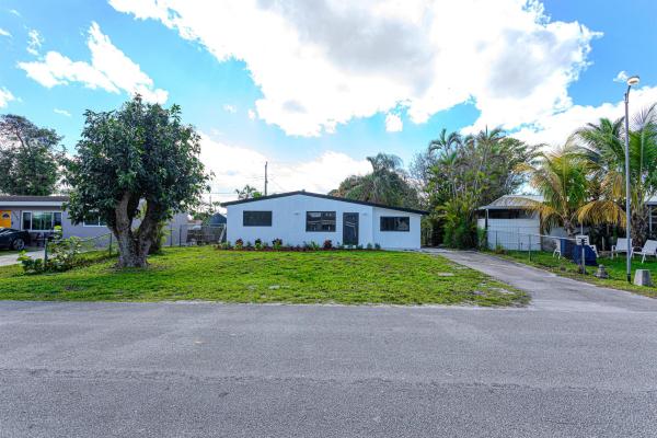 Gun Club Estates, 4268 Winchester Ln, West Palm Beach, Florida 33406, image 1