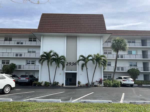 Wilshire North, 2936 Lake Shore Dr #207, Riviera Beach, Florida 33404, image 1