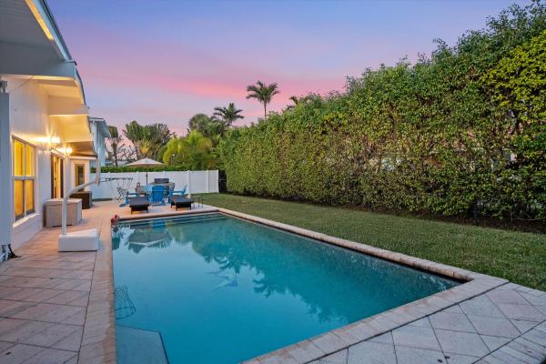 Jupiter Inlet Beach Colony, 181 Beacon Ln, Jupiter Inlet Colony, Florida 33469, image 1