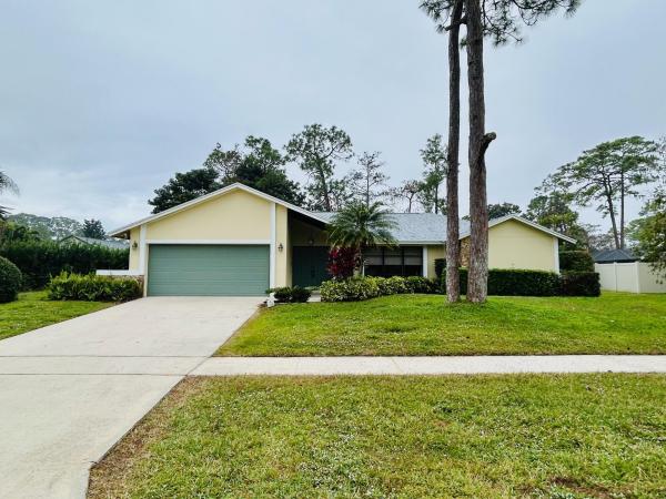 Pinewood Manor Of Wellington, 13628 Ishnala Cir, Wellington, Florida 33414, image 1