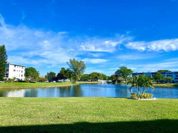 Farnham, 1032 Farnham O, Deerfield Beach, Florida 33442, image 1
