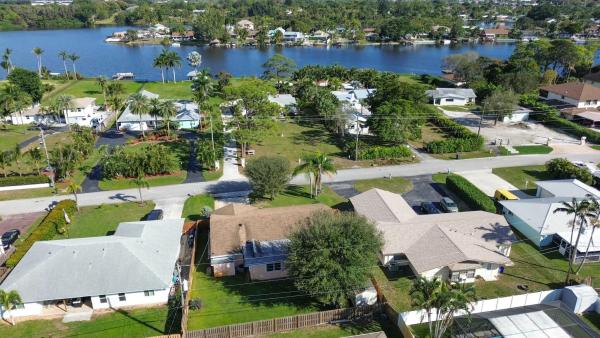 Floral Park, 6579 Eastview Dr, Lantana, Florida 33462, image 1