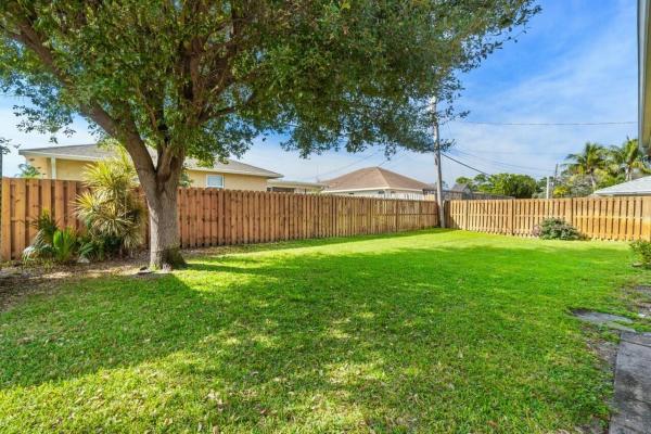Floral Park Lantana, 6579 Eastview Dr, Lake Worth, Florida 33462, image 1