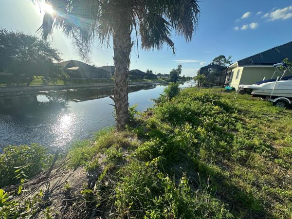 Cape Coral, 930 SW 8th Pl, Cape Coral, Florida 33991, image 1