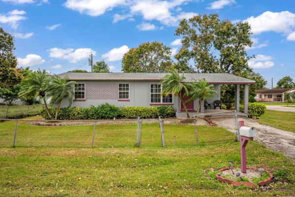 932 SW Avenue G Pl, Belle Glade, Florida 33430, image 1