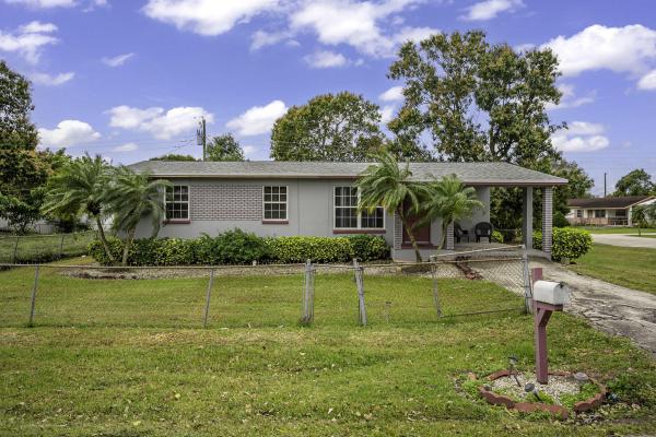 Belle Glade No HOA, 932 SW Avenue G Pl, Belle Glade, Florida 33430, image 2