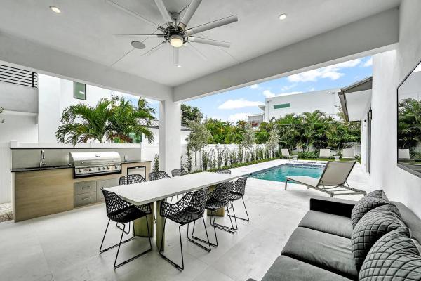 La Hacienda Delray, 718 S Lake Ave, Delray Beach, Florida 33483, image 1
