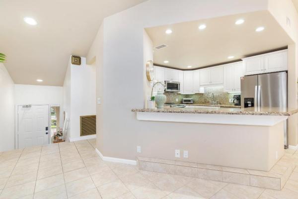 Lexington Green, 10 Lexington Ln E #F, Palm Beach Gardens, Florida 33418, image 1
