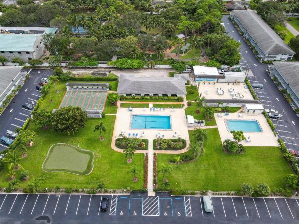 Tequesta Garden, 9 Westwood Ave #201B, Tequesta, Florida 33469, image 1