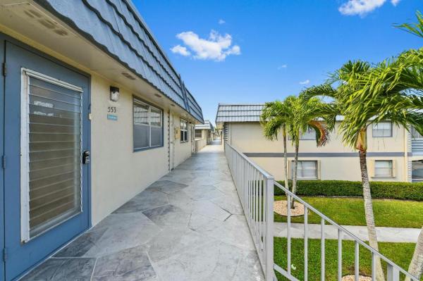 553 Brittany L, Delray Beach, Florida 33446, image 2