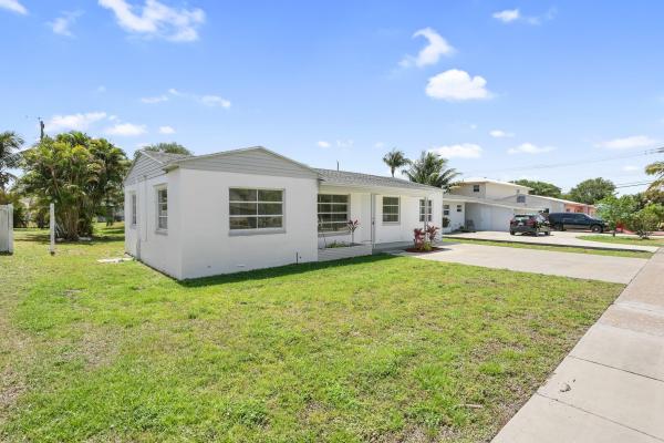 Kelsey City, 344 Cypress Dr, Lake Park, Florida 33403, image 1