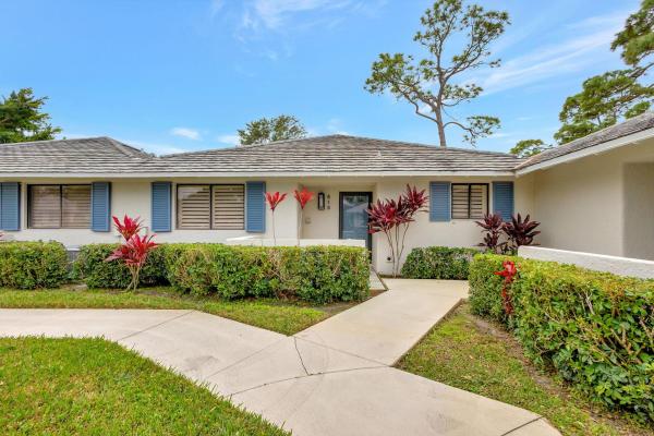 Club Cottages, 515 Club Drive Dr, Palm Beach Gardens, Florida 33418, image 1
