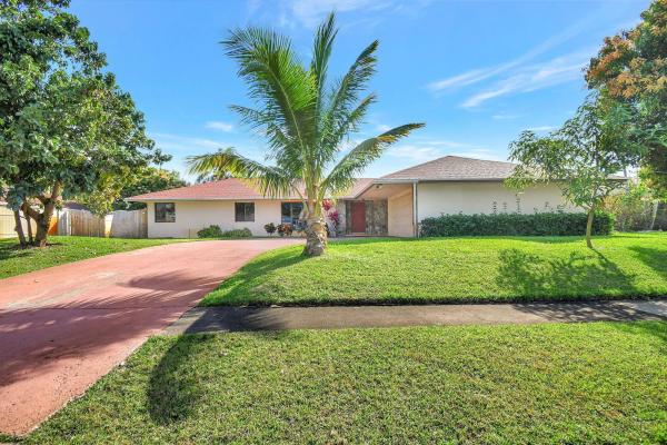 Briarwood, 834 Briarwood Dr, Haverhill, Florida 33415, image 1