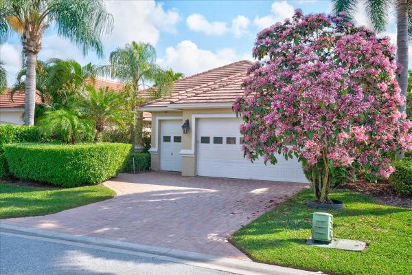Huntington At Wycliffe, 4502 Hazleton Ln, Lake Worth Beach, Florida 33449, image 1