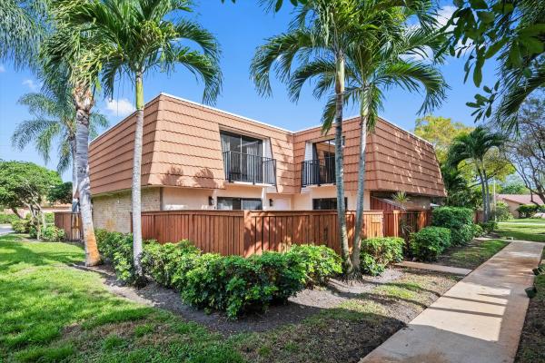 Waterford Courtyards At Crystal Lakes North, 2825 SW 11th Pl, Deerfield Beach, Florida 33442, image 1