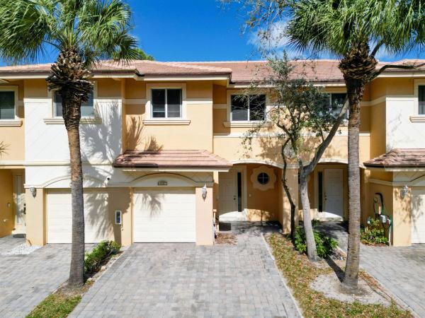 Coventry Townhomes, 4471 Cotswold Hills Dr, Lake Worth Beach, Florida 33461, image 1