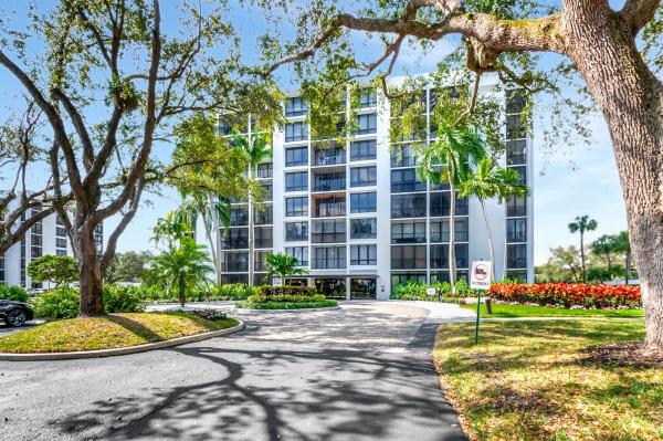 Lakewood Midrise At Boca West Country Club, 7835 Lakeside Blvd #943, Boca Raton, Florida 33434, image 1