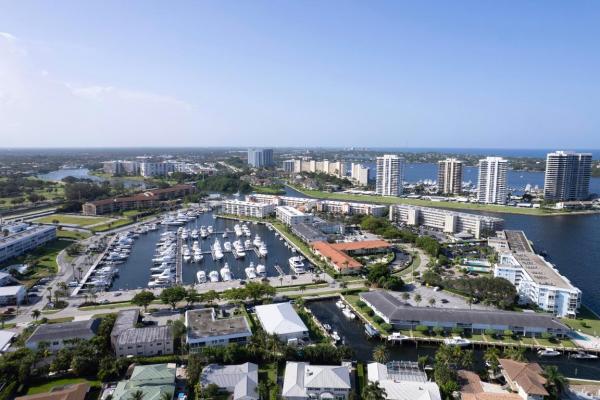 Ports O'Call, 21 Yacht Club Dr #103, North Palm Beach, Florida 33408, image 2