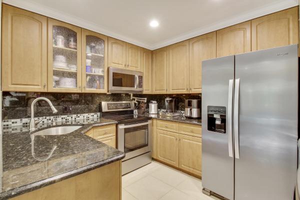 Cedar Gardens Townhouses, 3518 Gardens East Dr #B, Palm Beach Gardens, Florida 33410, image 2