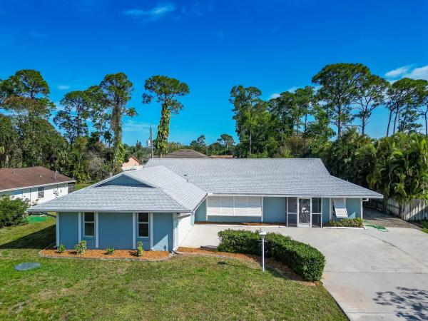 Floresta Pointe, 210 SE Crosspoint Dr, Port St. Lucie, Florida 34983, image 1