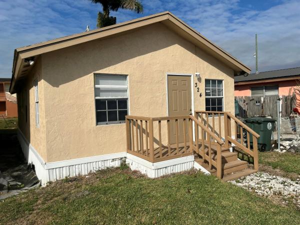 Baileys, 324 SW 8th St, Belle Glade, Florida 33430, image 1