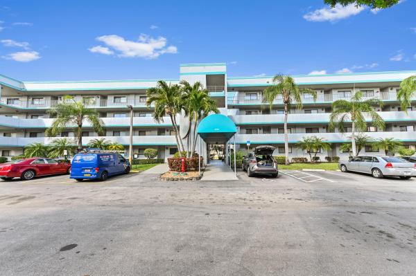 Fairway Club, 4725 Lucerne Lakes Blvd #410, Lake Worth Beach, Florida 33467, image 1