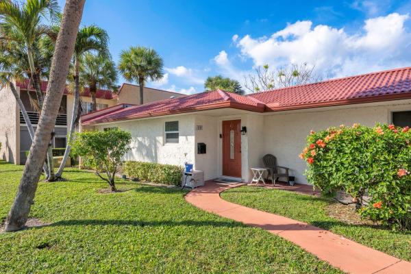 Golden Lakes Village, 119 Lake Carol Dr, West Palm Beach, Florida 33411, image 1