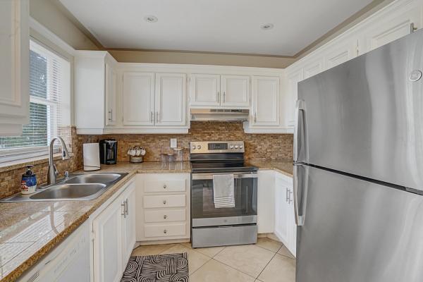 Parkway Gardens, 222 SW 1st St #H-7, Pompano Beach, Florida 33060, image 2