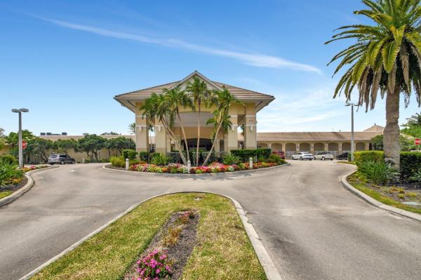 Valencia At The Fountains Country Club, 5301 Fountains Dr S #404, Lake Worth, Florida 33467, image 1