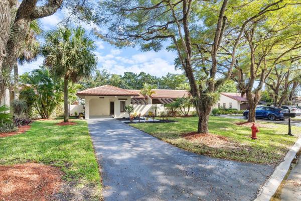 The Palms Of Boca Lago, 21690 Tall Palm Cir #10-A, Boca Raton, Florida 33433, image 1