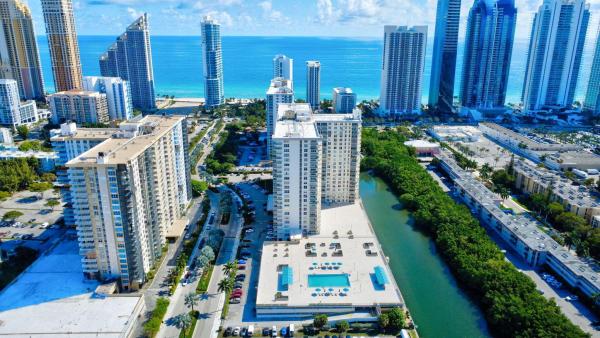 Winston Towers 300, 230 174th St #308, Sunny Isles Beach, Florida 33160, image 1