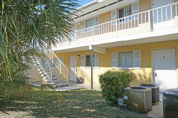 Apartments At Timberlake, 1501 Crescent Cir #A1, Lake Park, Florida 33403, image 1