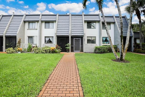 Esedra Court At The Fountains Of Palm Beach, 4807 Esedra Ct, Lake Worth Beach, Florida 33467, image 1