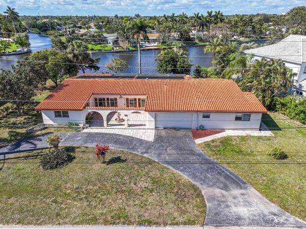 Lake Clarke Isle, 7945 Pine Tree Ln, West Palm Beach, Florida 33406, image 1