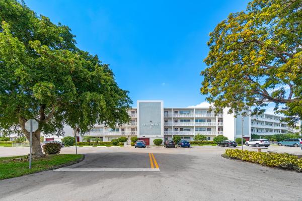 Ellesmere, 4033 Ellesmere B Dr #B, Deerfield Beach, Florida 33442, image 1