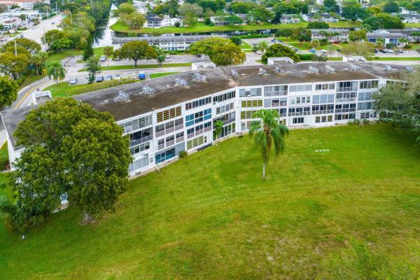 Ellesmere, 4033 Ellesmere B, Deerfield Beach, Florida 33442, image 2