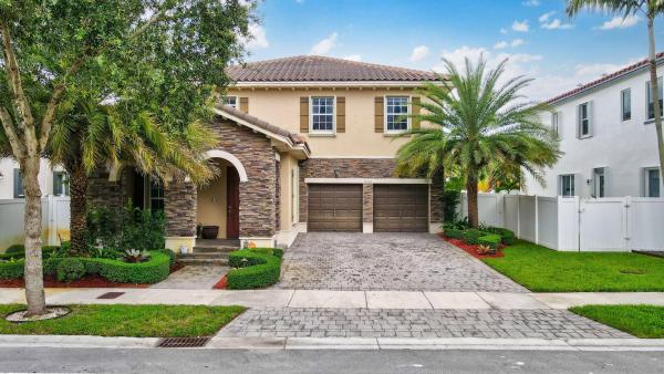 Kendall Commons Residential, 9155 SW 171st Ct, Kendall, Florida 33196, image 1