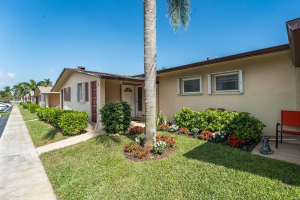 Crosley At Cresthaven Villas, 2950 Crosley Dr #J, West Palm Beach, Florida 33415, image 1