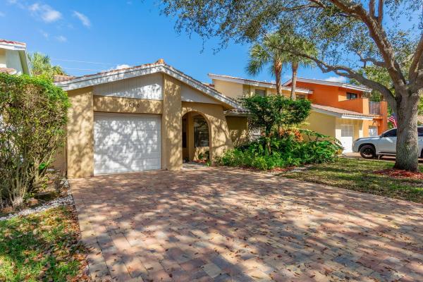 Estada Of Los Paseos, 6090 Aloma Ln, Boca Raton, Florida 33433, image 1