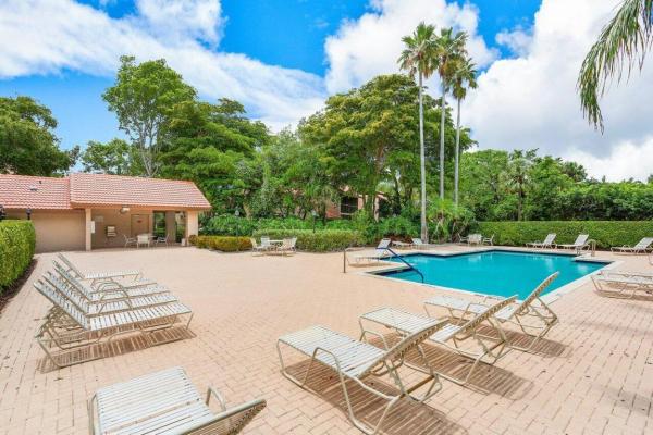 Coach Houses Of Town Place, 5650 Coach House Cir #D, Boca Raton, Florida 33486, image 2