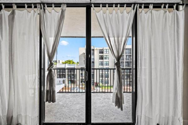 Boca Bayou, 12 Royal Palm Way #4050, Boca Raton, Florida 33432, image 2
